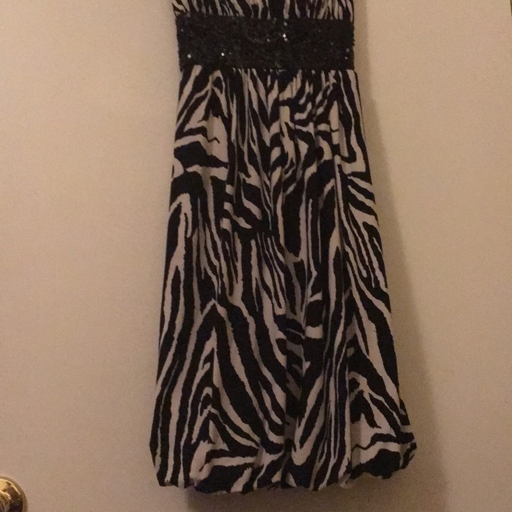 Dress - Picture 2 of 5